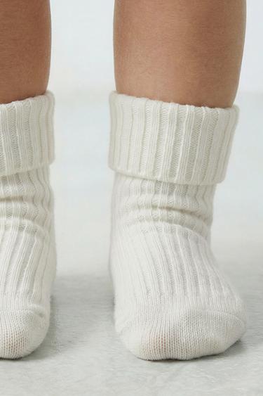 LOT DE QUATRE CHAUSSETTES COULEURS DANS UNE BOÎTE - Bleu moyen de Zara - Image 5