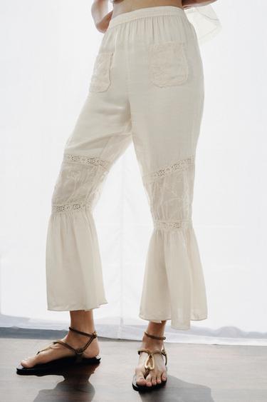 PANTALON EN MATIÈRES VARIÉES AVEC DENTELLE ET BRODERIES FLORALES - Blanc cassé de Zara - Image 0