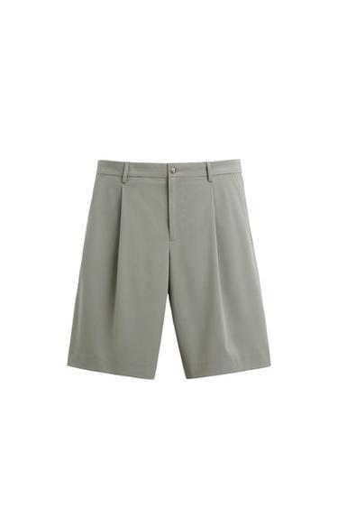 FLOWY PLEATED SHORTS