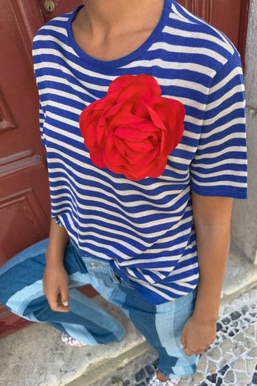 BROCHE FLOR TEJIDO - Rojo de Zara - Imagen 0