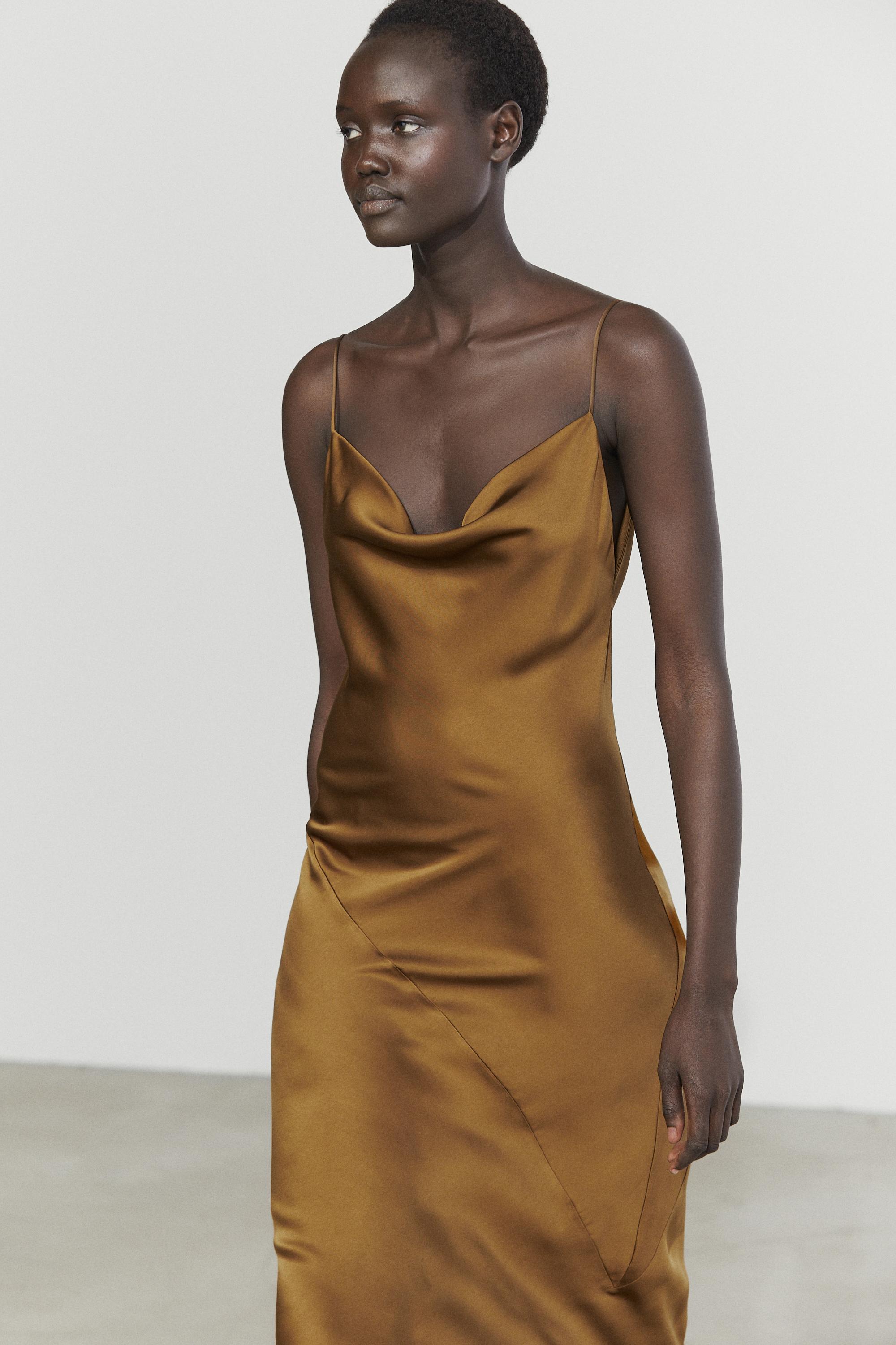 Robe midi fluide satinée