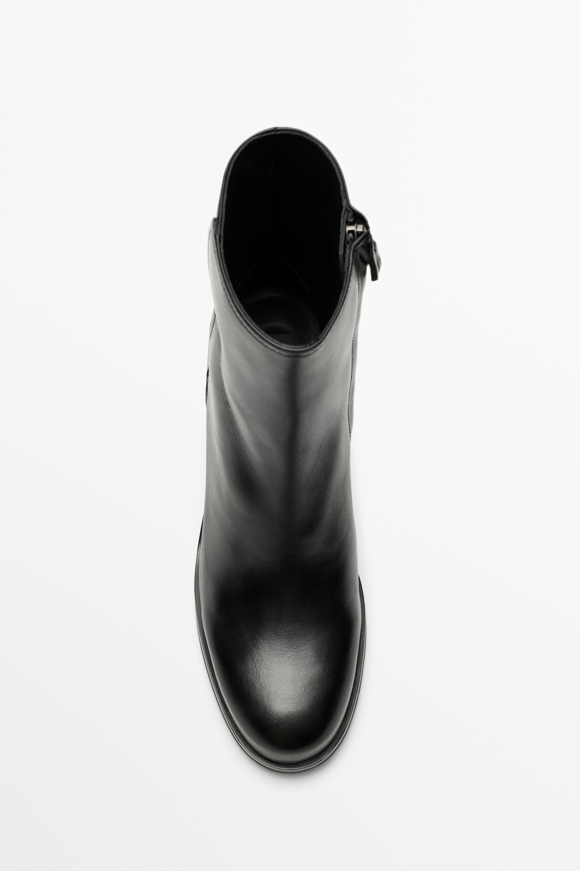 Bottine à talon carré en cuir