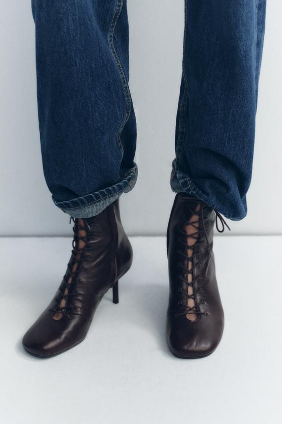 レースアップレザーヒールショートブーツ - ブラウン | ZARA Japan / 日本