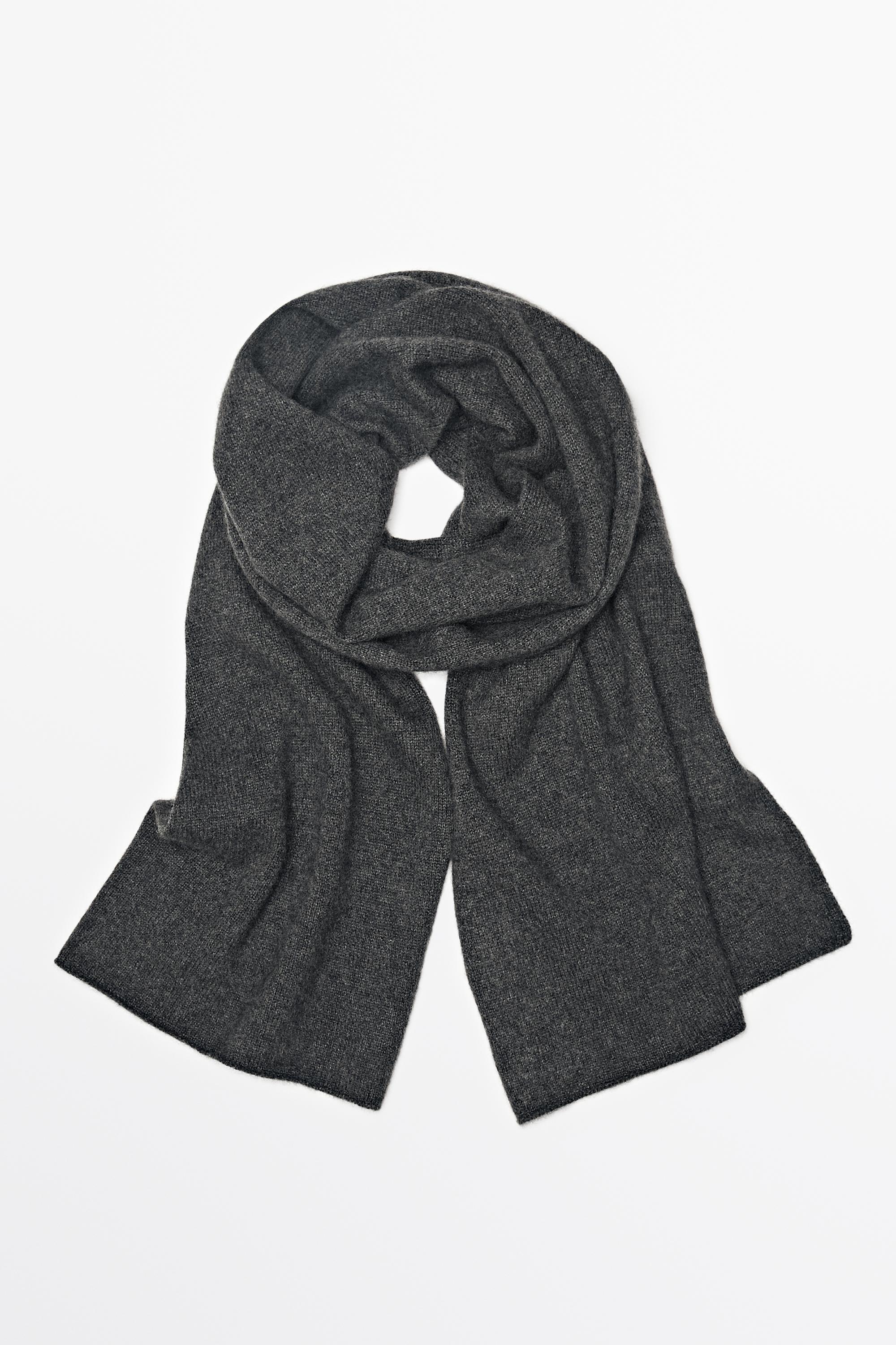 100% cashmere fine-knit scarf