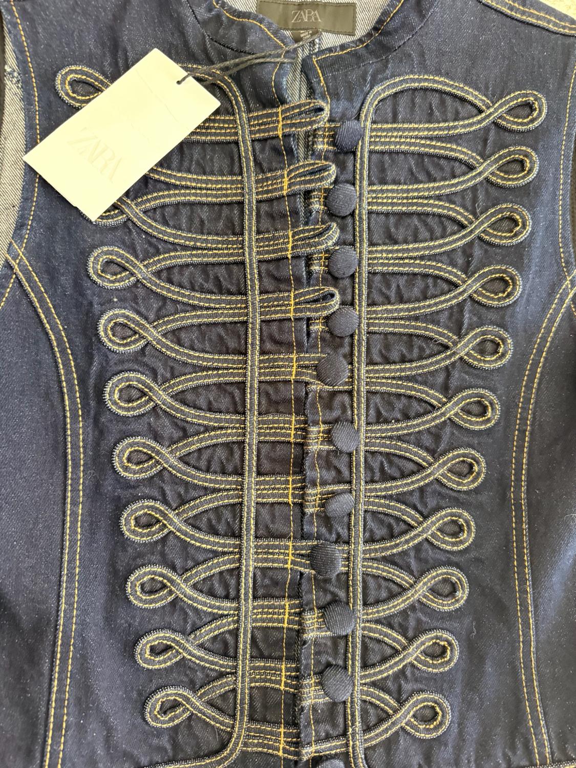 ZW COLLECTION DENIM WAISTCOAT WITH FRONT FASTENING - Image 3