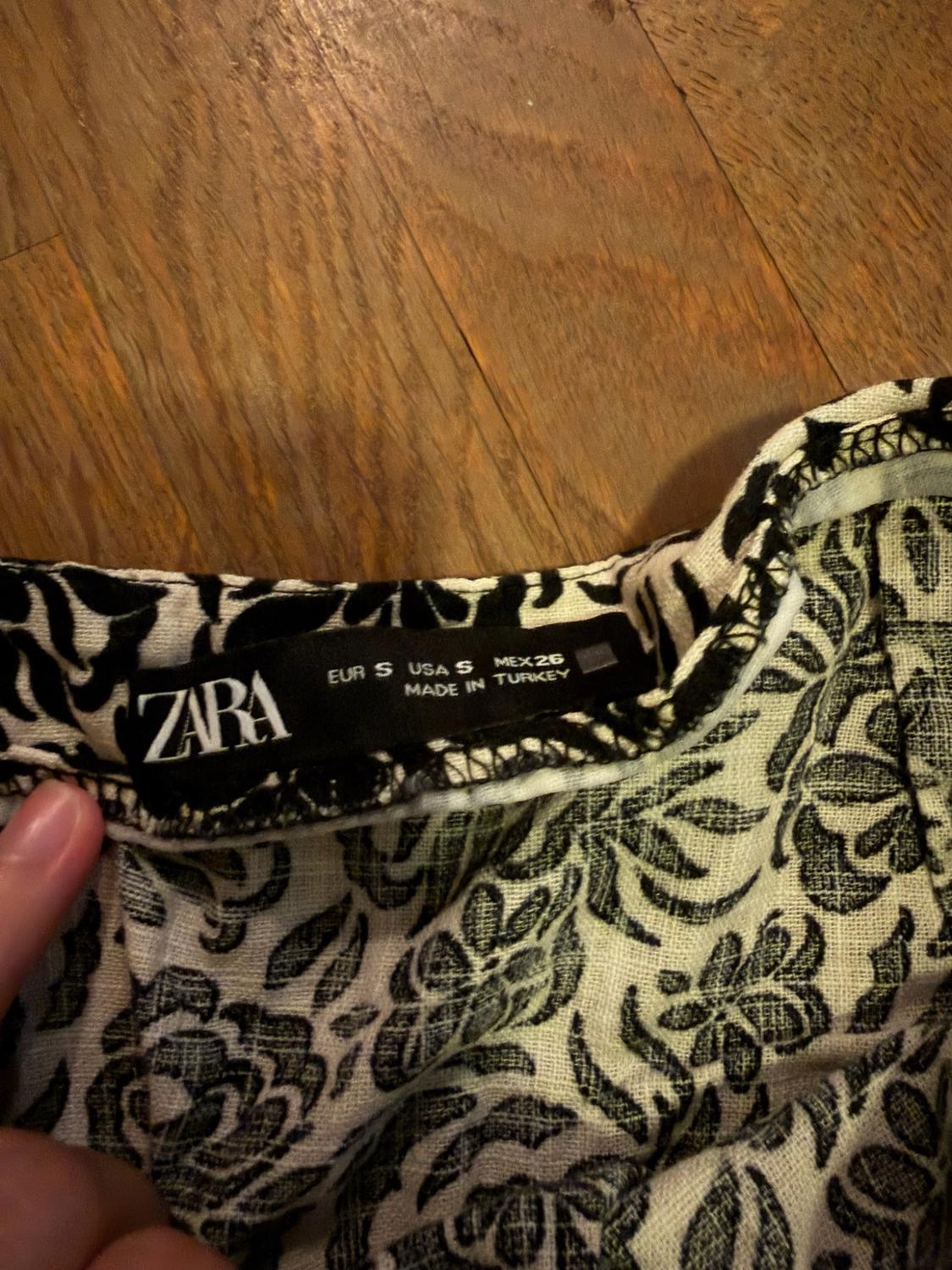 PRINTED CROSSOVER MINI SKIRT - Image 2