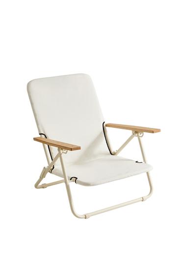 FOLDING BEACH CHAIR WITH WOODEN ARM RESTS – Ekrü a ZARA-tól
