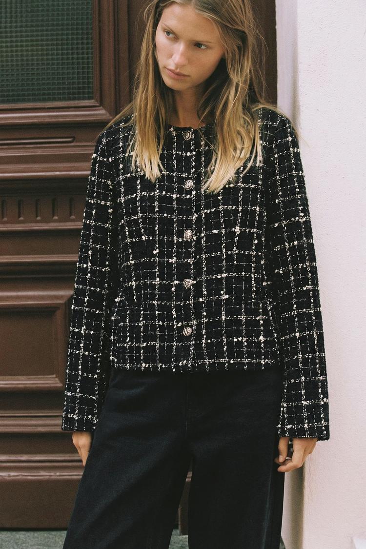 ROUND NECK TEXTURED BLAZER
