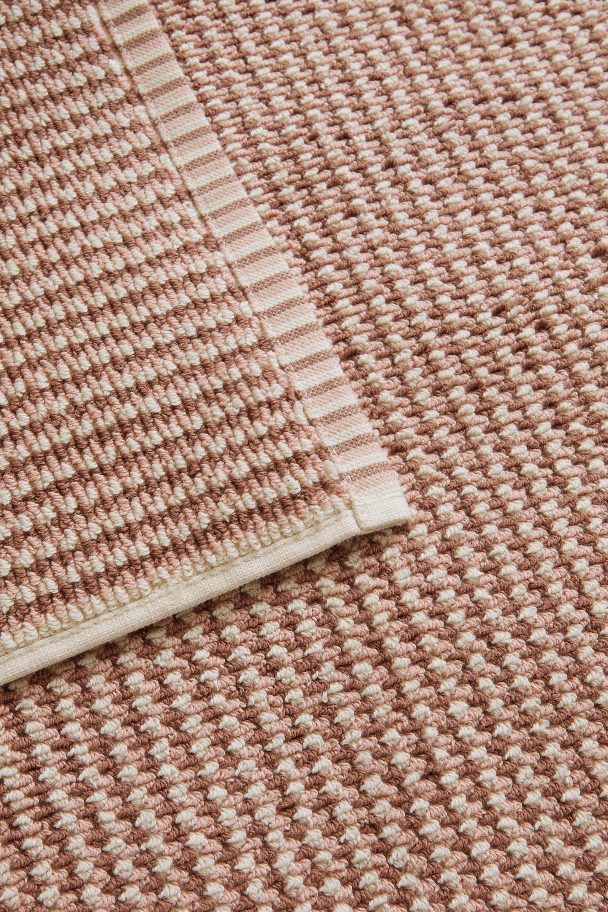 TEXTURED COTTON BATH MAT