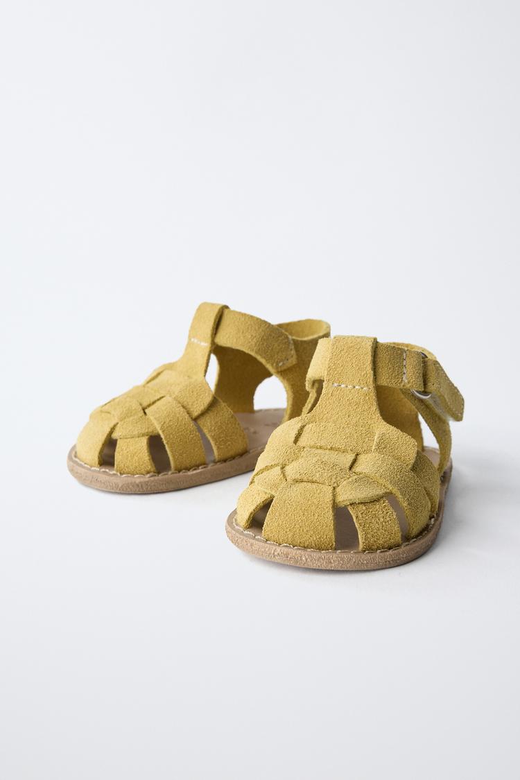 Sandalias de cuero con tiras cruzadas 3