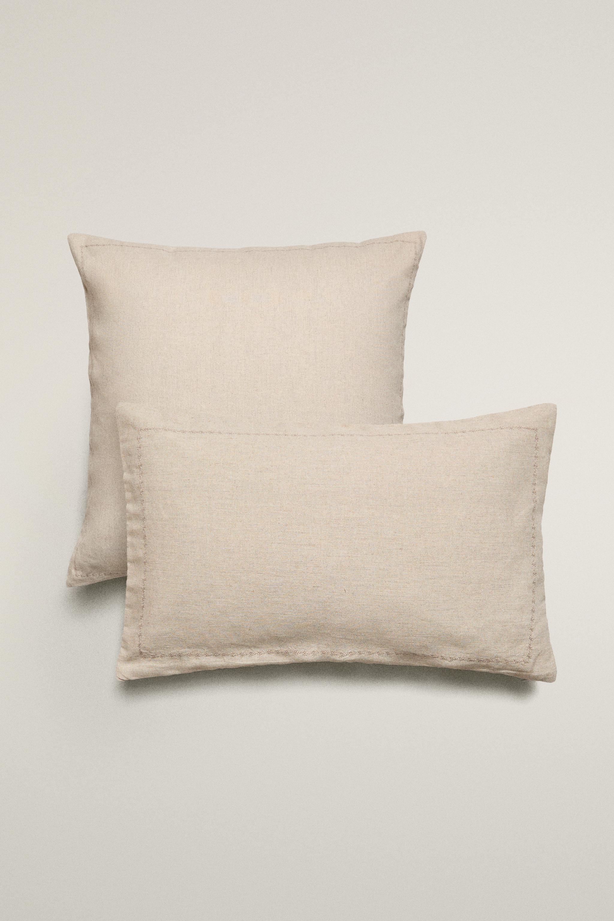 PADDED LINEN CUSHION COVER FOR QUILTS WITH DOTS