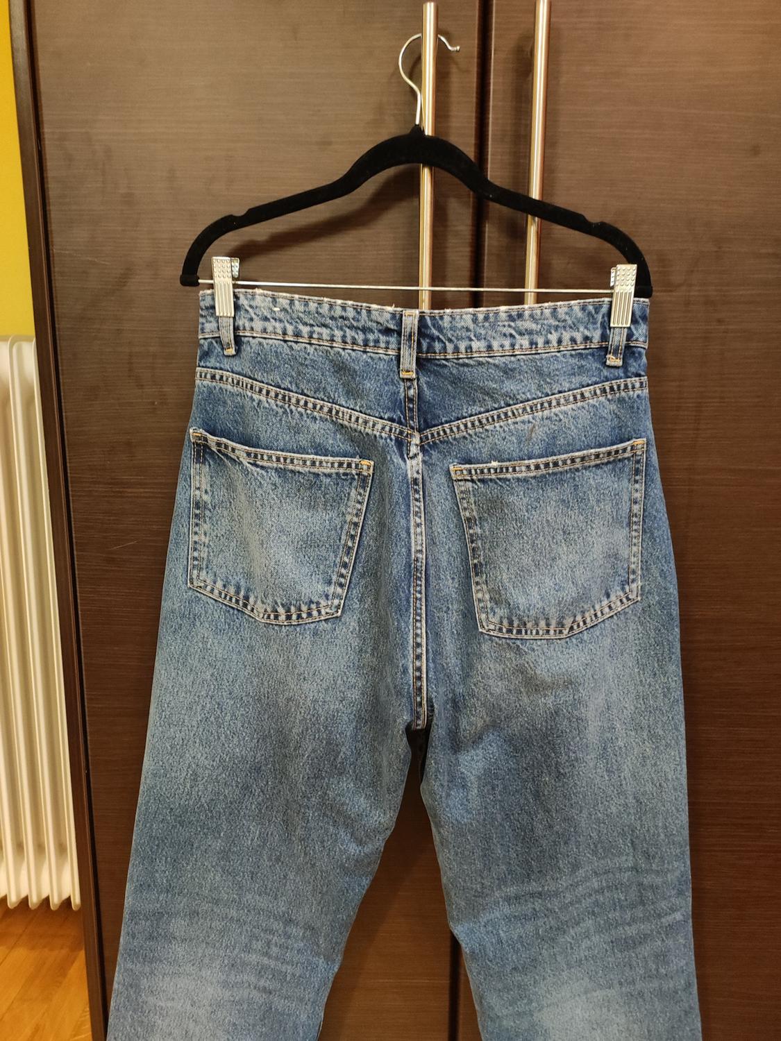 TRF MOM FIT HIGH-WAIST JEANS - Image 3
