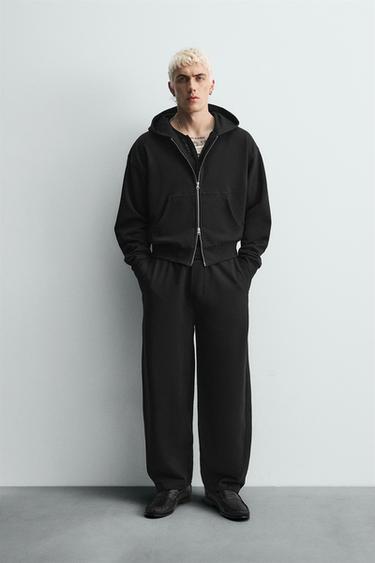 سويت شيرت CROPPED FIT بغطاء رأس - أسود الخاص بـ Zara