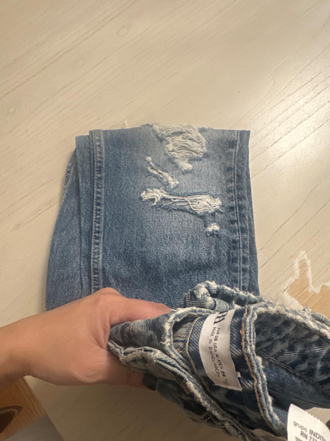JEANS TRF MOM TIRO ALTO ROTOS - Image 5