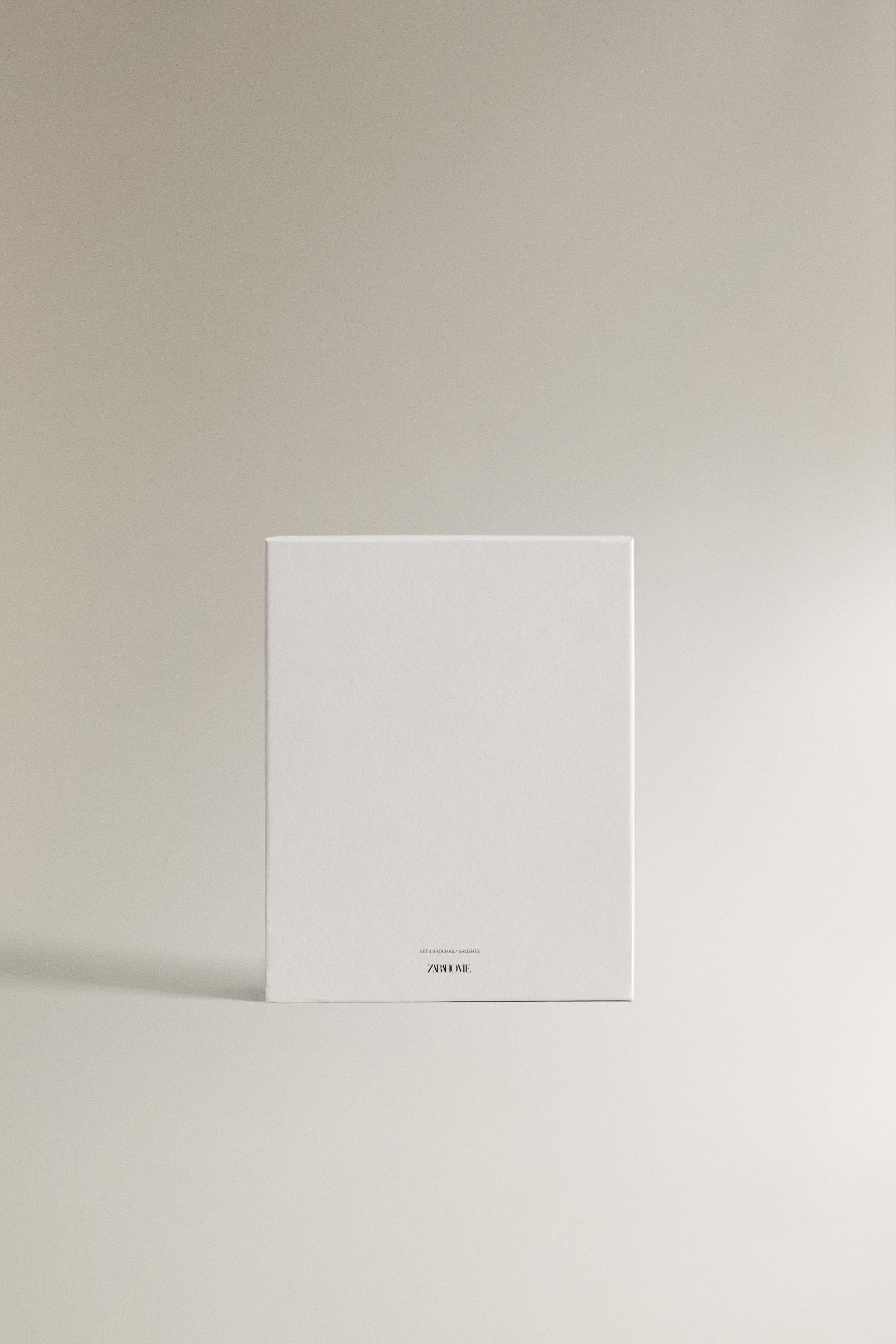 MAKEUP BRUSH SET (SET OF 4)