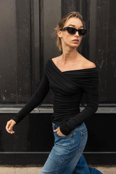 DRAPED SURPLICE NECKLINE TOP - Black de Zara - Image 2