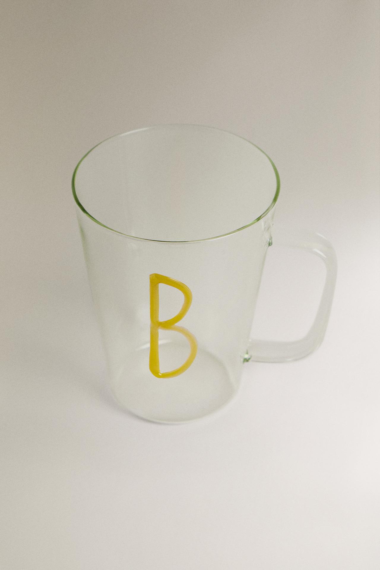 BOROSILICATE MUG WITH INITIAL B — Yellow
