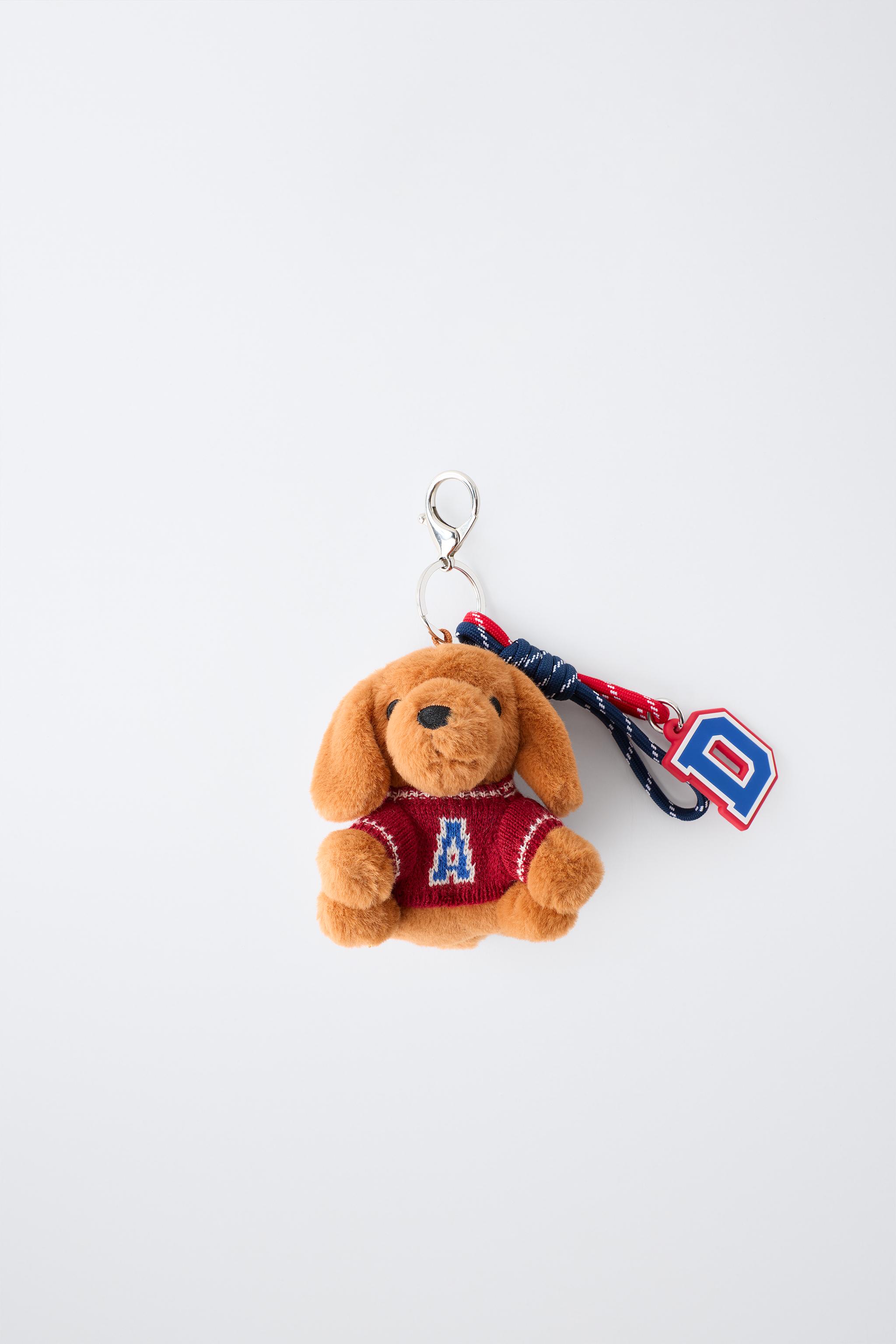 DOG PENDANT KEYCHAIN — Caramel