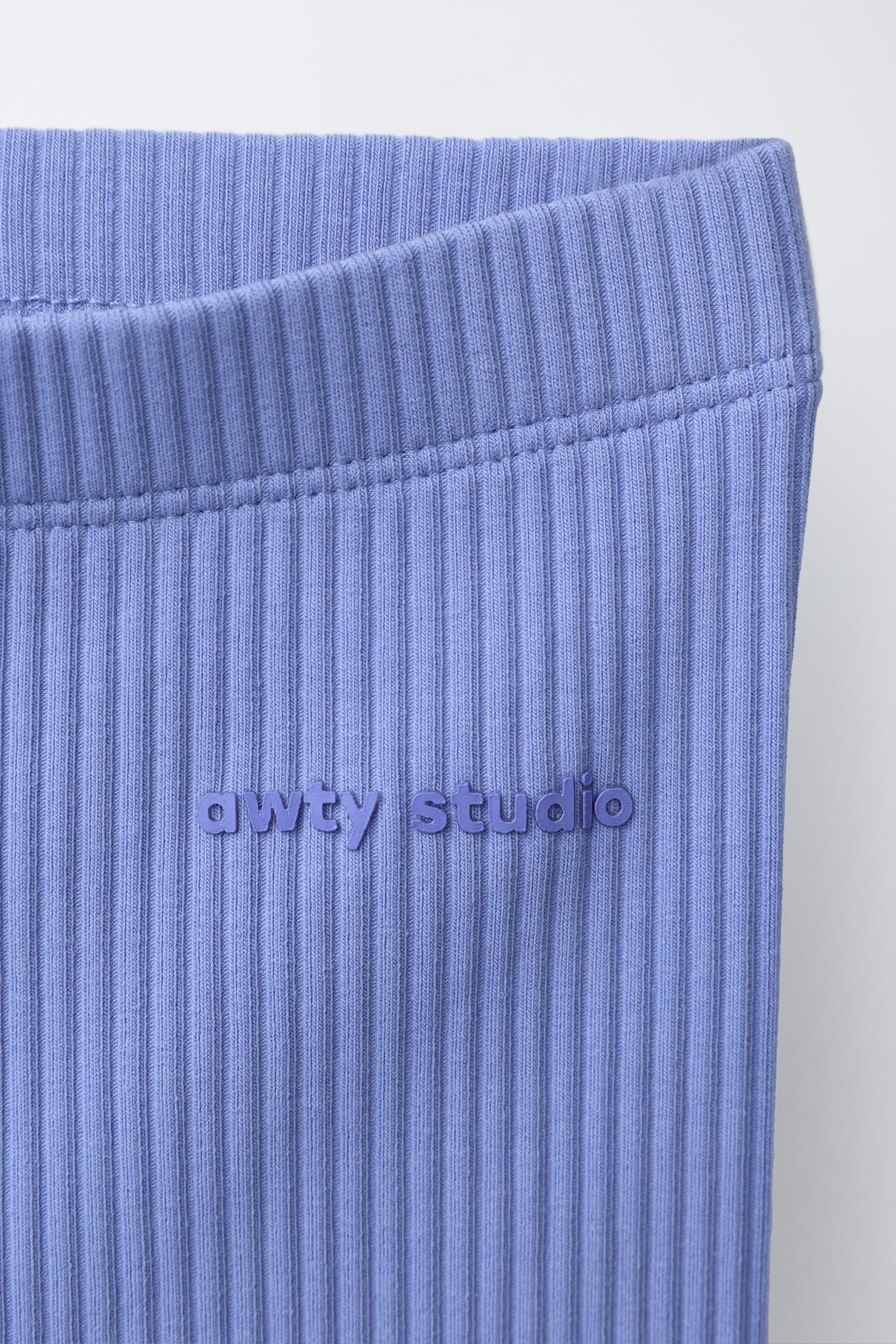 RIBBED TEXTURED CYCLING LEGGINGS