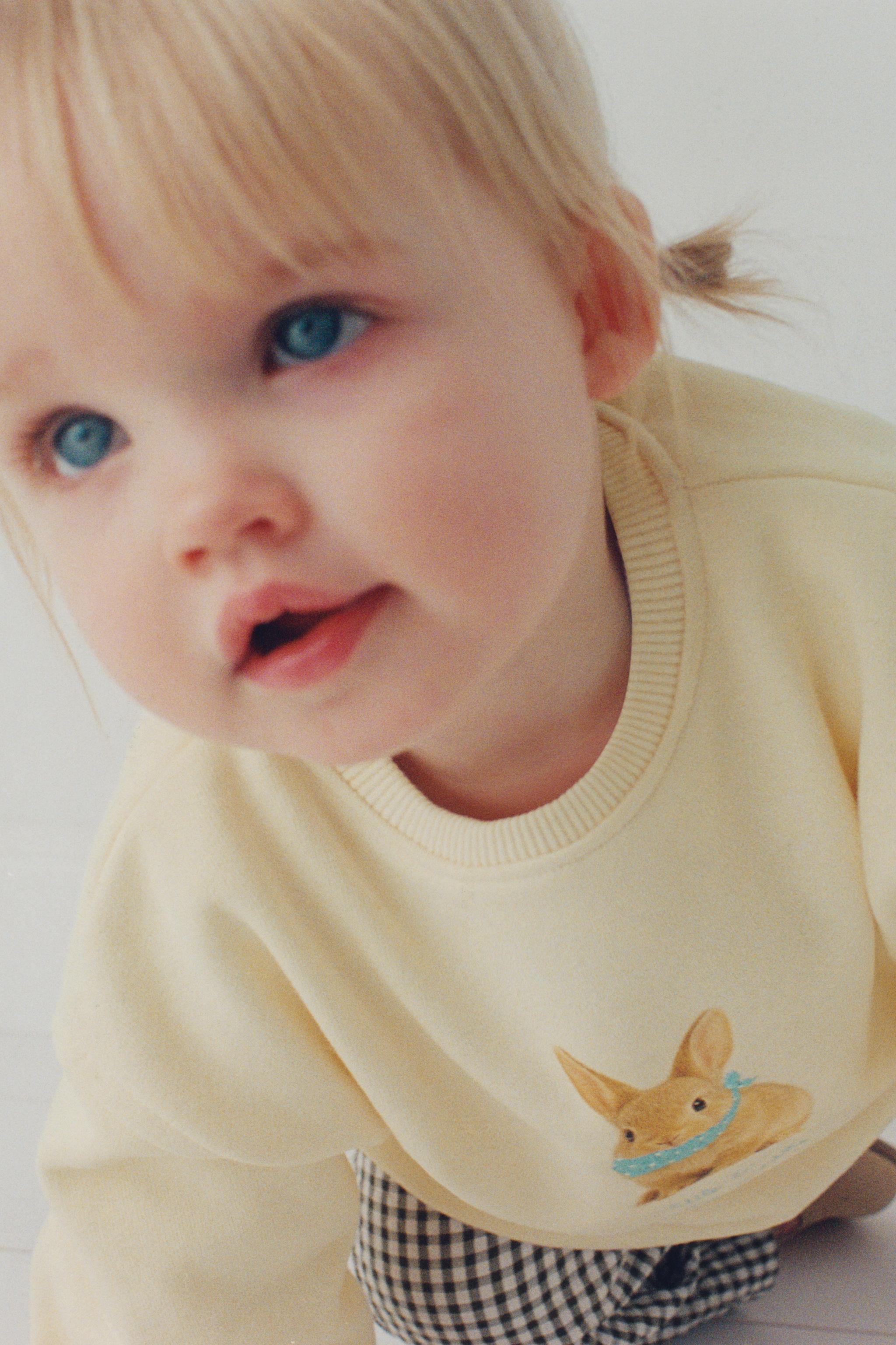 EMBROIDERED BUNNY SWEATSHIRT