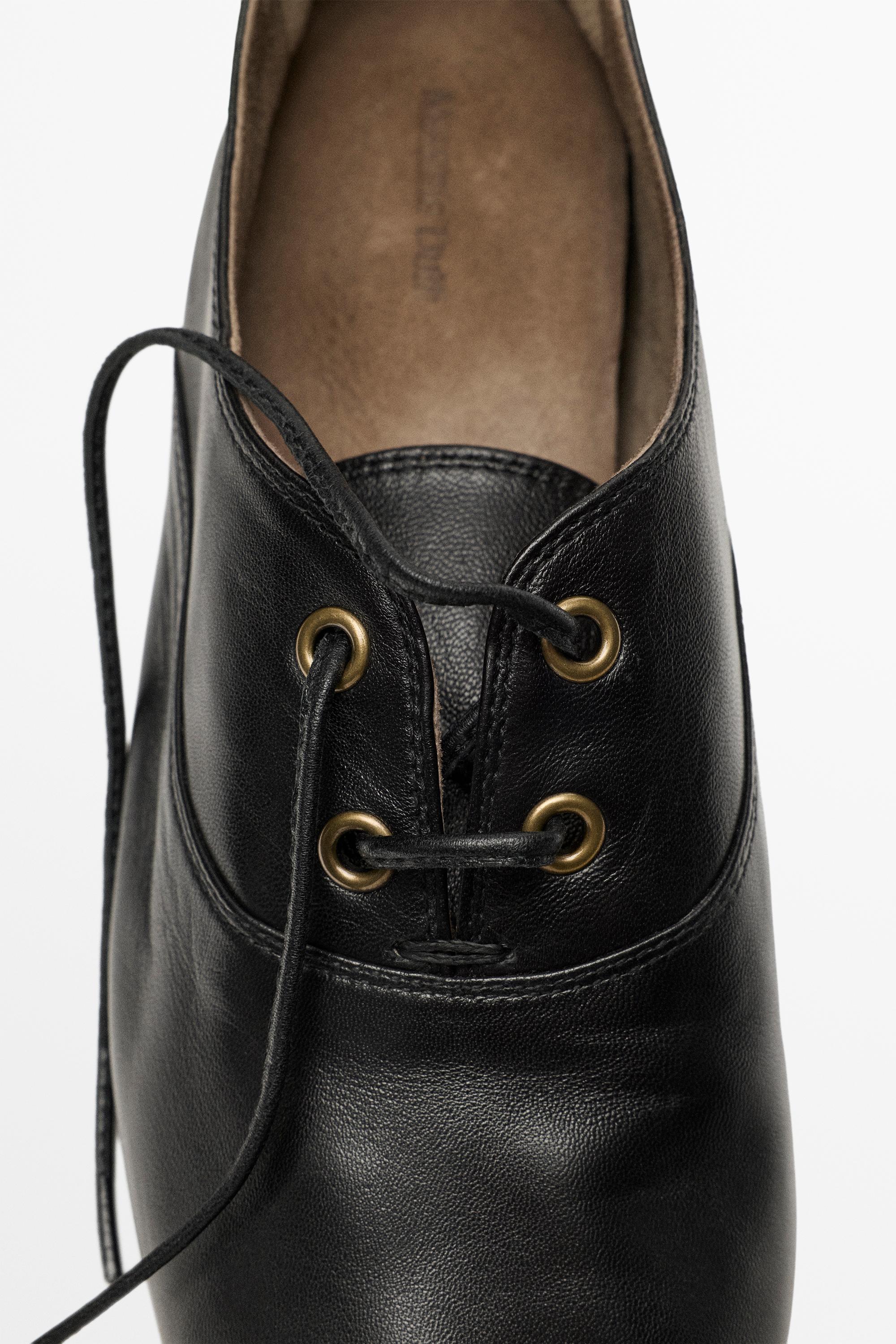 Soft leather lace-up shoe