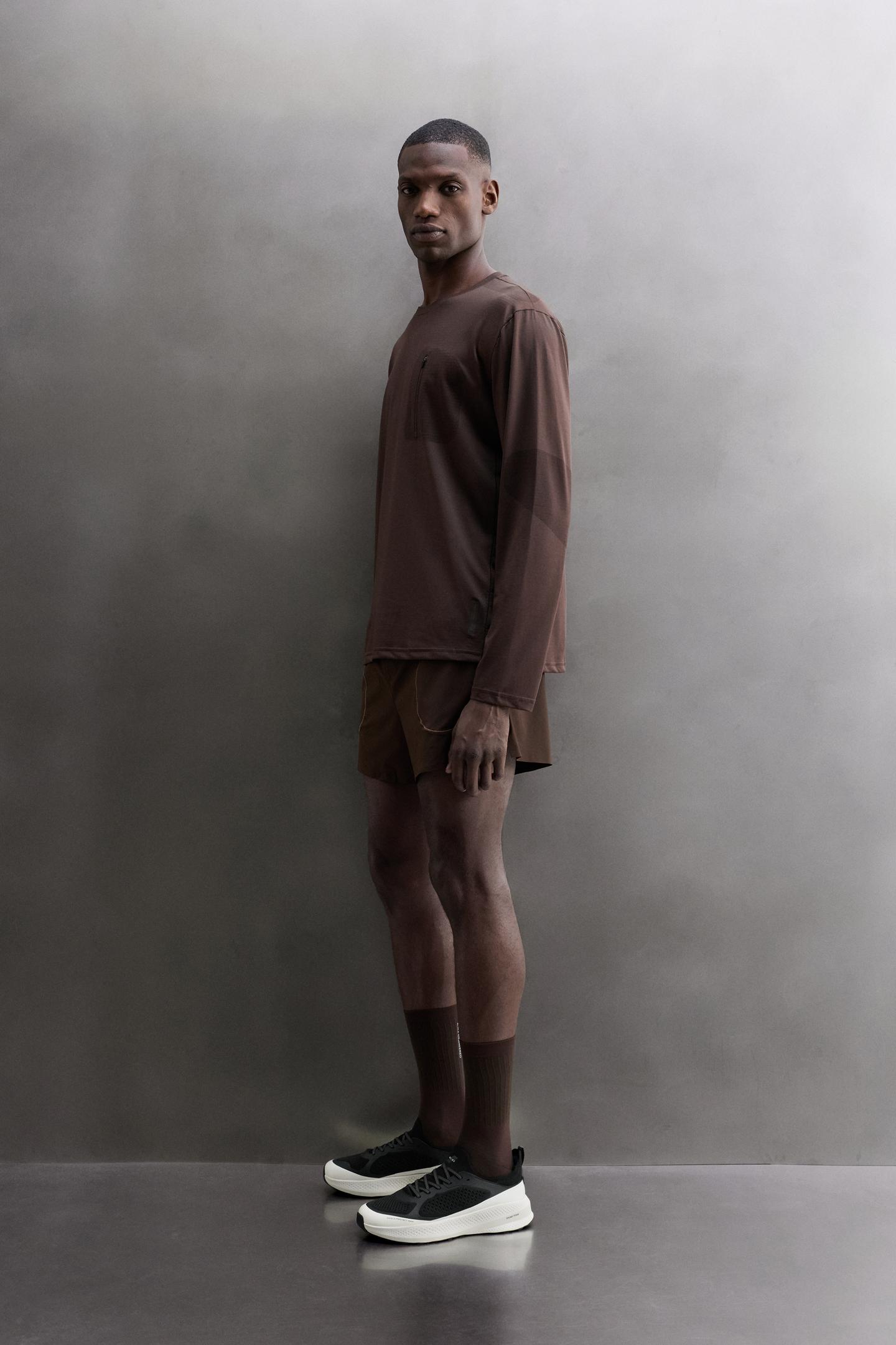 Мужская футболка Zara Technical Long-Sleeve Pocket, цвет: Коричневый — фото 4
