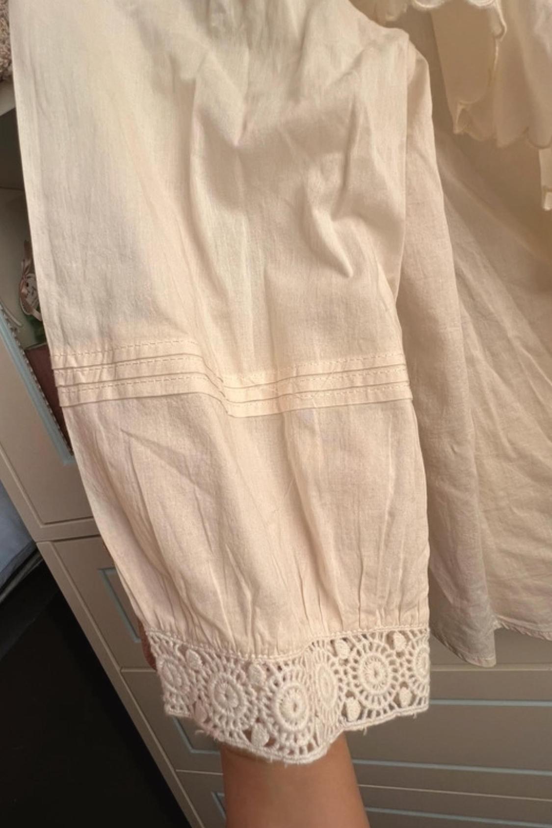 BLUSA NOVA COM ETIQUETABORDADA NO PEITO - Image 4