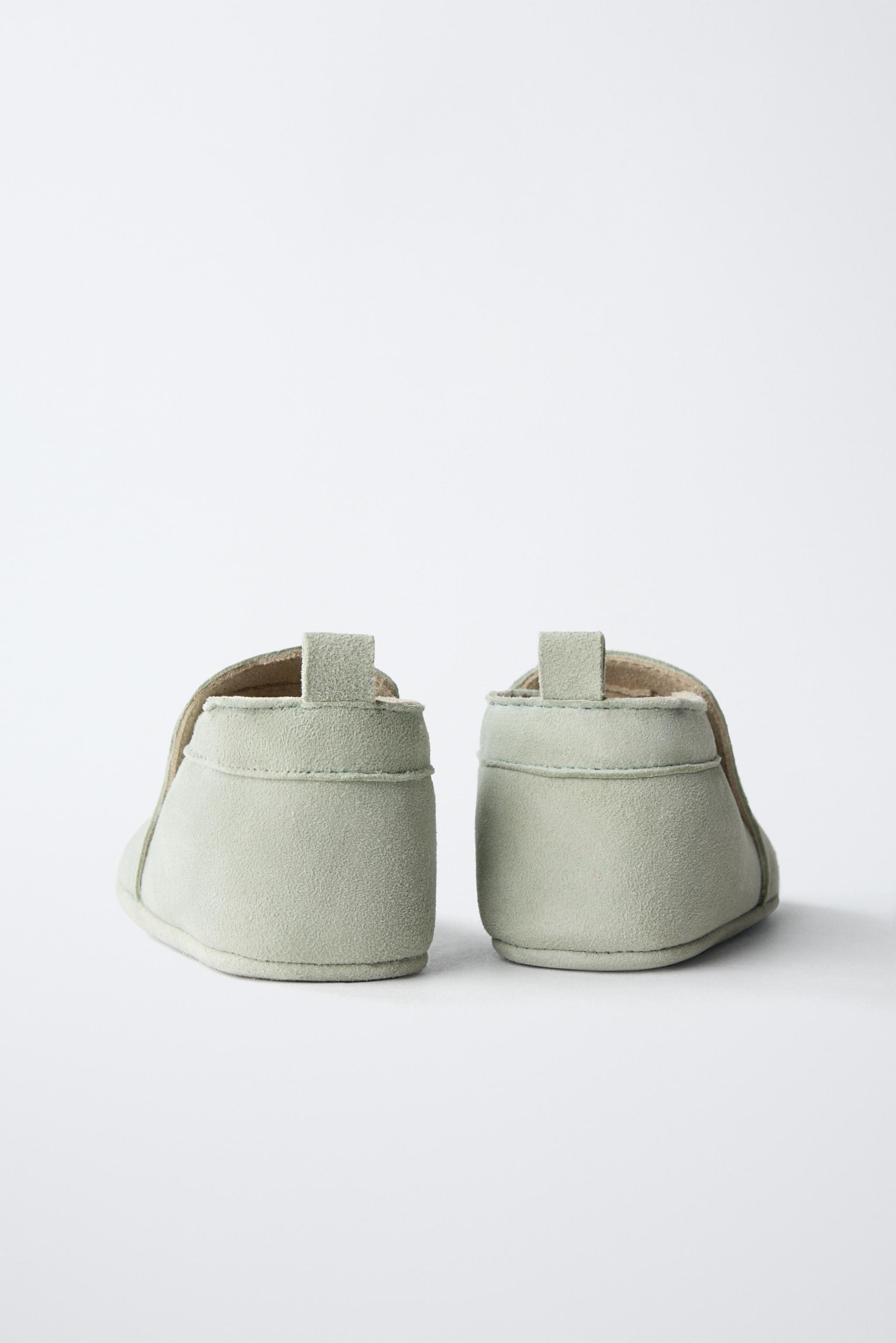 CHAUSSURES EN CUIR