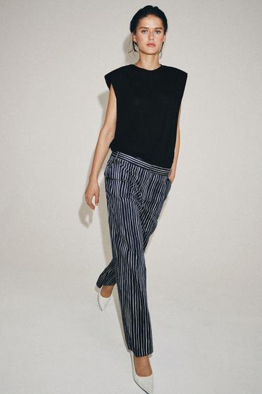 Zara FLUID SLEEVELESS SHOULDER PAD T-SHIRT - Black