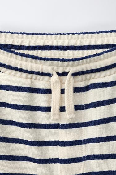 ENSEMBLE T-SHIRT ET BERMUDA À RAYURES TEXTURÉES - Écru / Bleu marine de Zara - Image 5