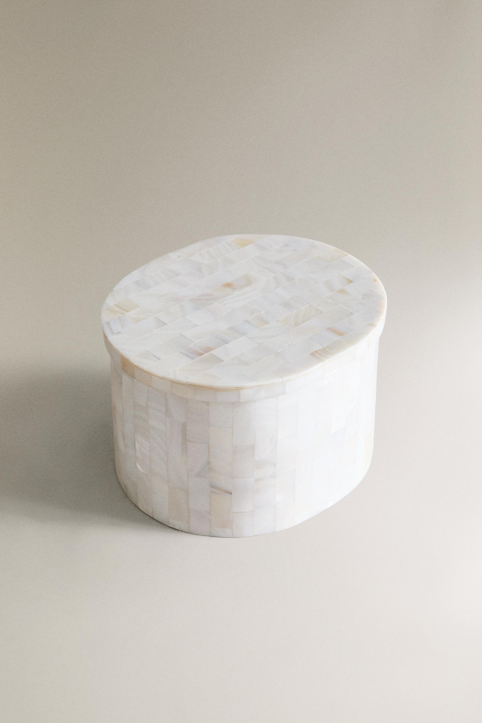 MOTHER-OF-PEARL BATHROOM STORAGE JAR — Light beige
