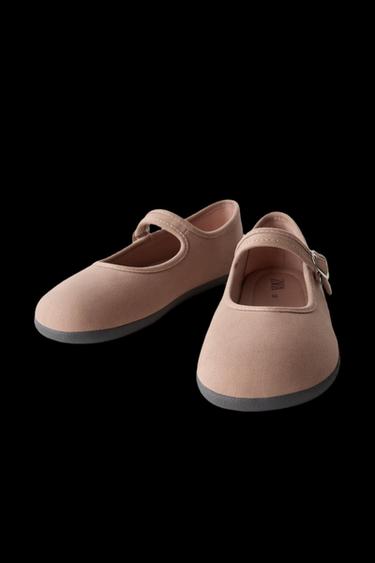 BAREFOOT-BALLERINA - Rosa von Zara