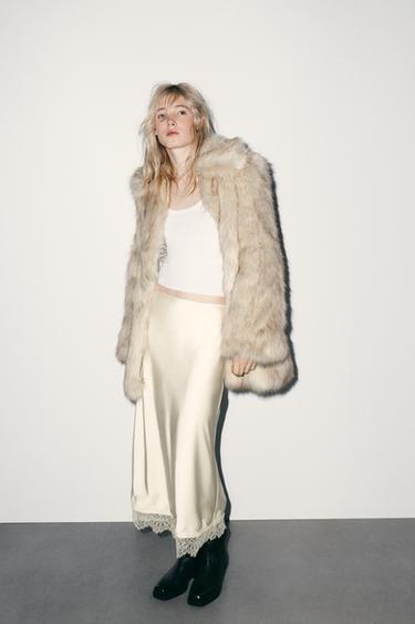 SAIA MIDI SATINADA ENCAIXE - Cru medio de Zara - Imaxe 0