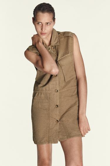 فستان قصير بجيوب - مِحْمر الخاص بـ Zara