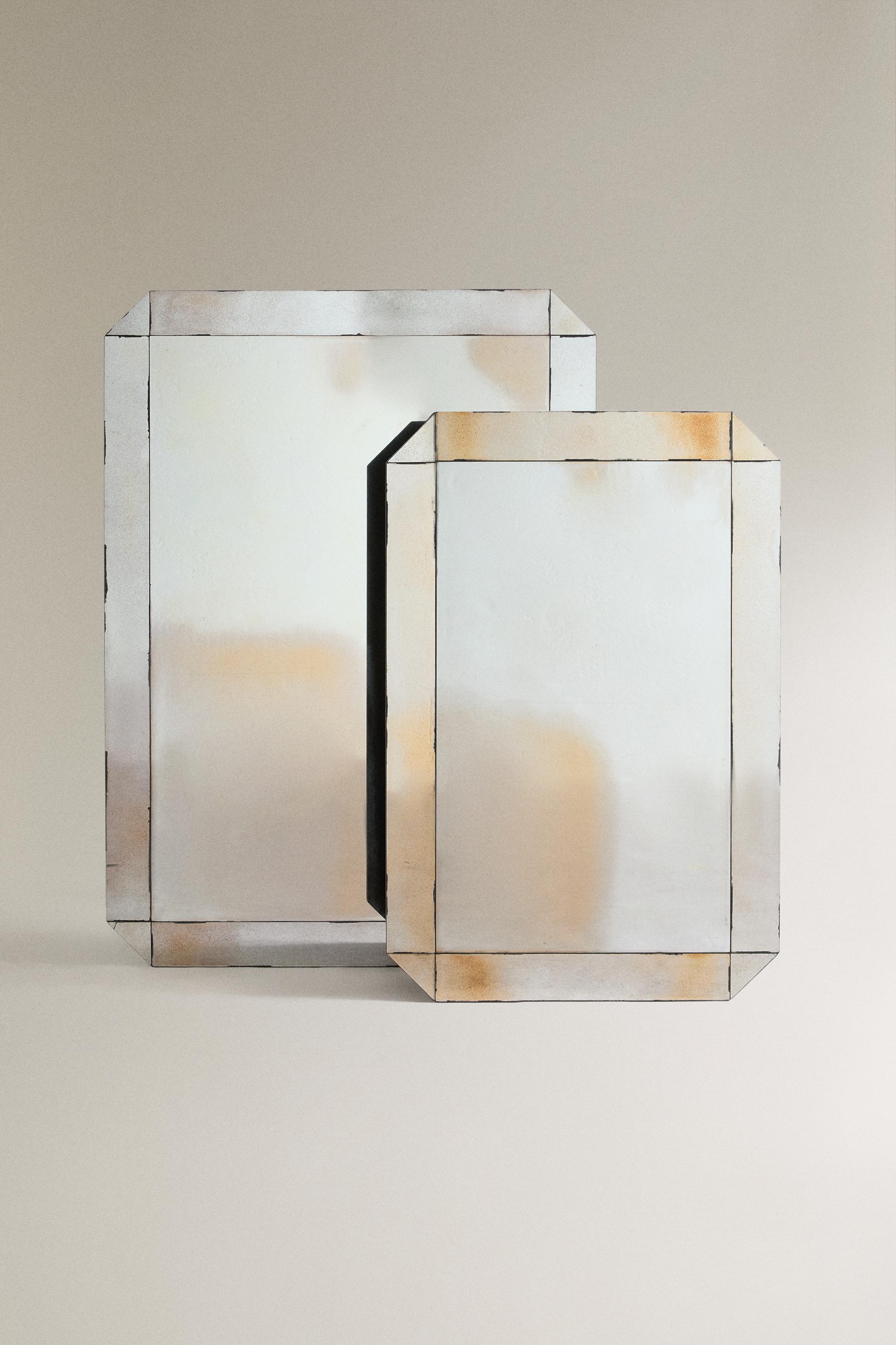 VINTAGE MIRROR