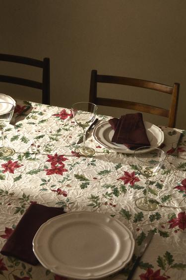 COTTON CHRISTMAS FLORAL JACQUARD TABLECLOTH - Greenish by Zara - Image 5