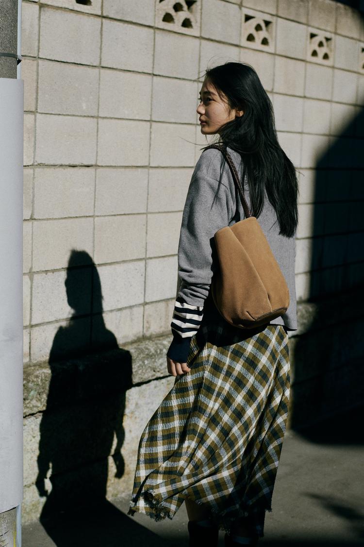 ZW COLLECTION チェック柄ミディ丈スカート - カーキ | ZARA Japan / 日本