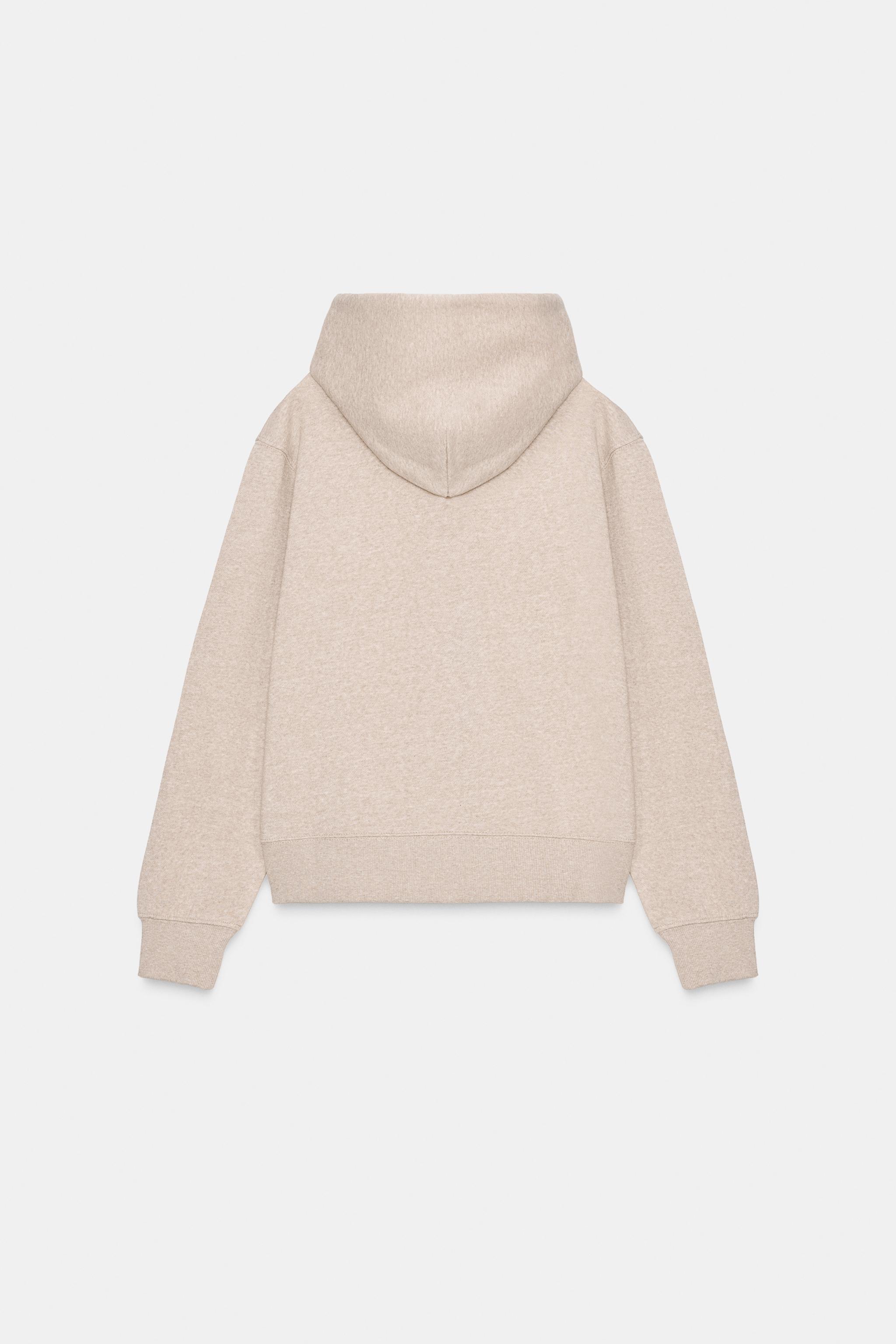 BASIC HOODIE SWEATSHIRT