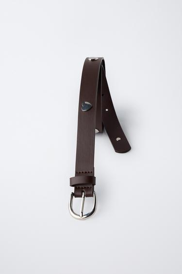 CEINTURE MATIÈRE SYNTHÈTIQUE CLOUS CŒUR - Marron de Zara