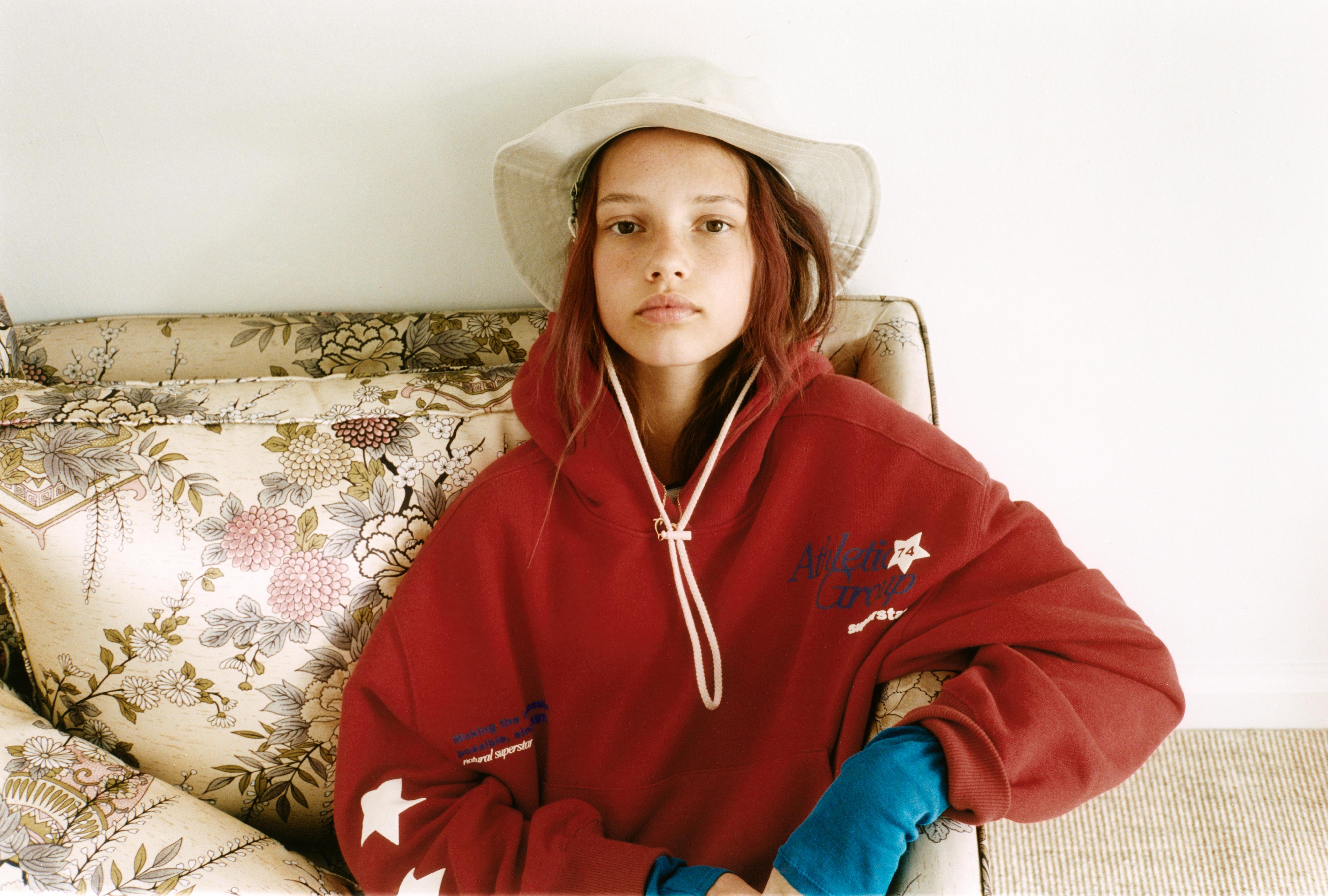 TEXT PRINT HOODIE — Red