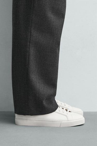 ZAPATILLA MINIMAL - Blanco de Zara - Imagen 0