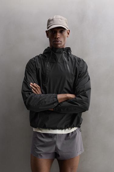 POUCH POCKET WINDBREAKER - Black by Zara