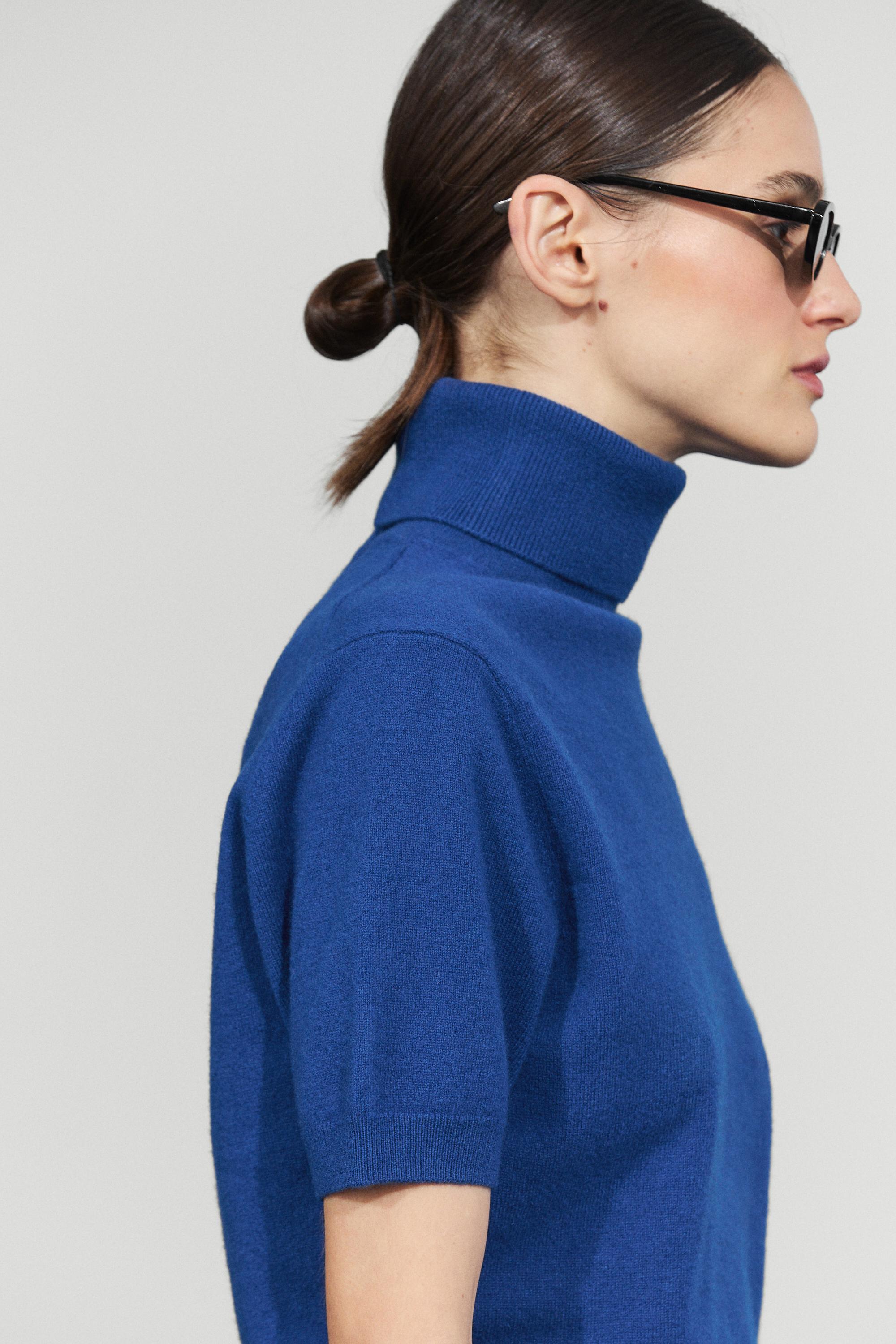 Pull maille col roulé manches courtes