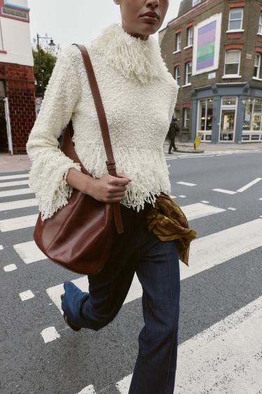 PULL EN MAILLE À FRANGES - Écru de Zara - Image 2