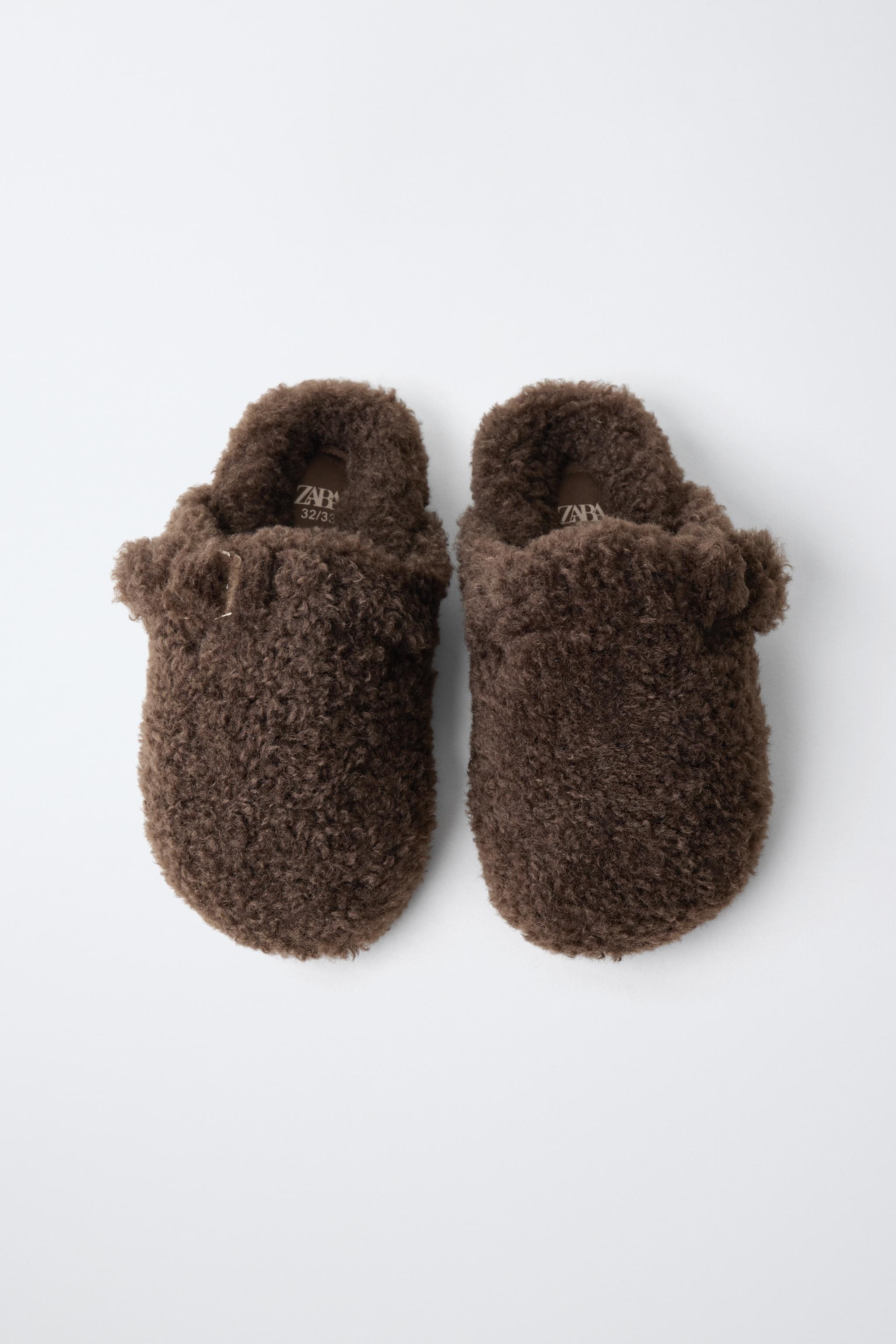 FAUX FUR BUCKLE CLOGS