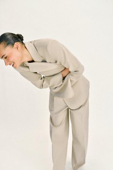 PANTALON DROIT À PINCES - Beige clair de Zara - Image 6