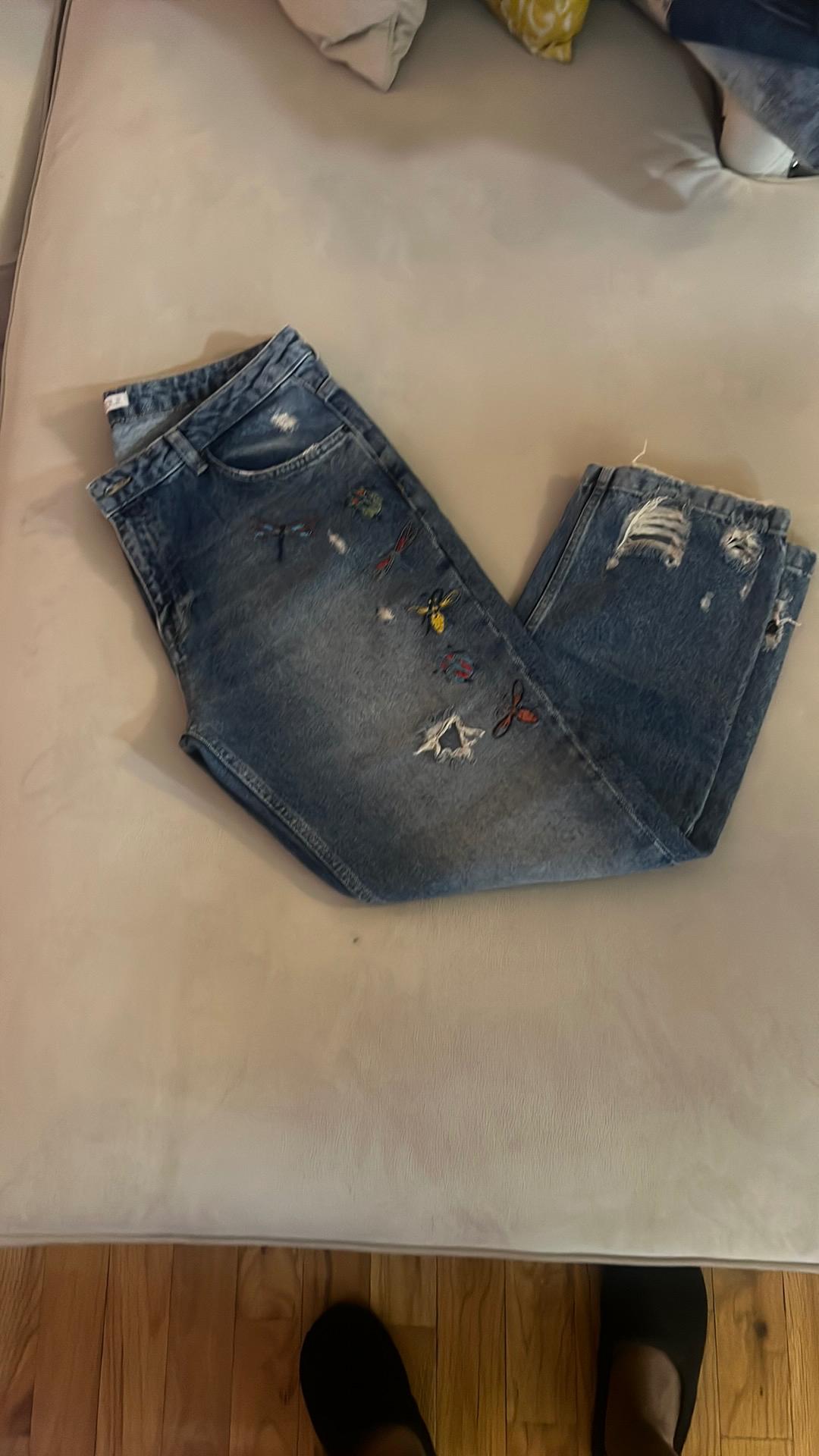 ZARA BASIC DARK DENIM DISTRESSED CROPPED JEAN WITH BUTTERFLIES - Image 5