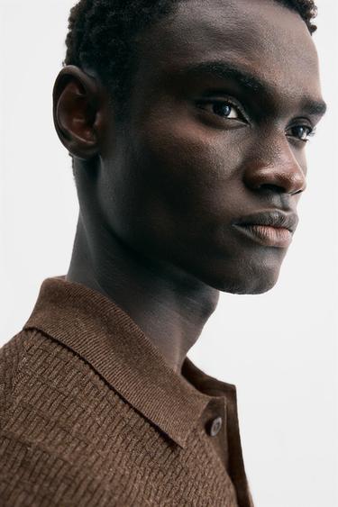 POLO PUNTO ESTRUCTURA - marrón vigoré de Zara