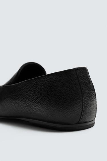 MOCASSINS EN CUIR - Noir de Zara - Image 2