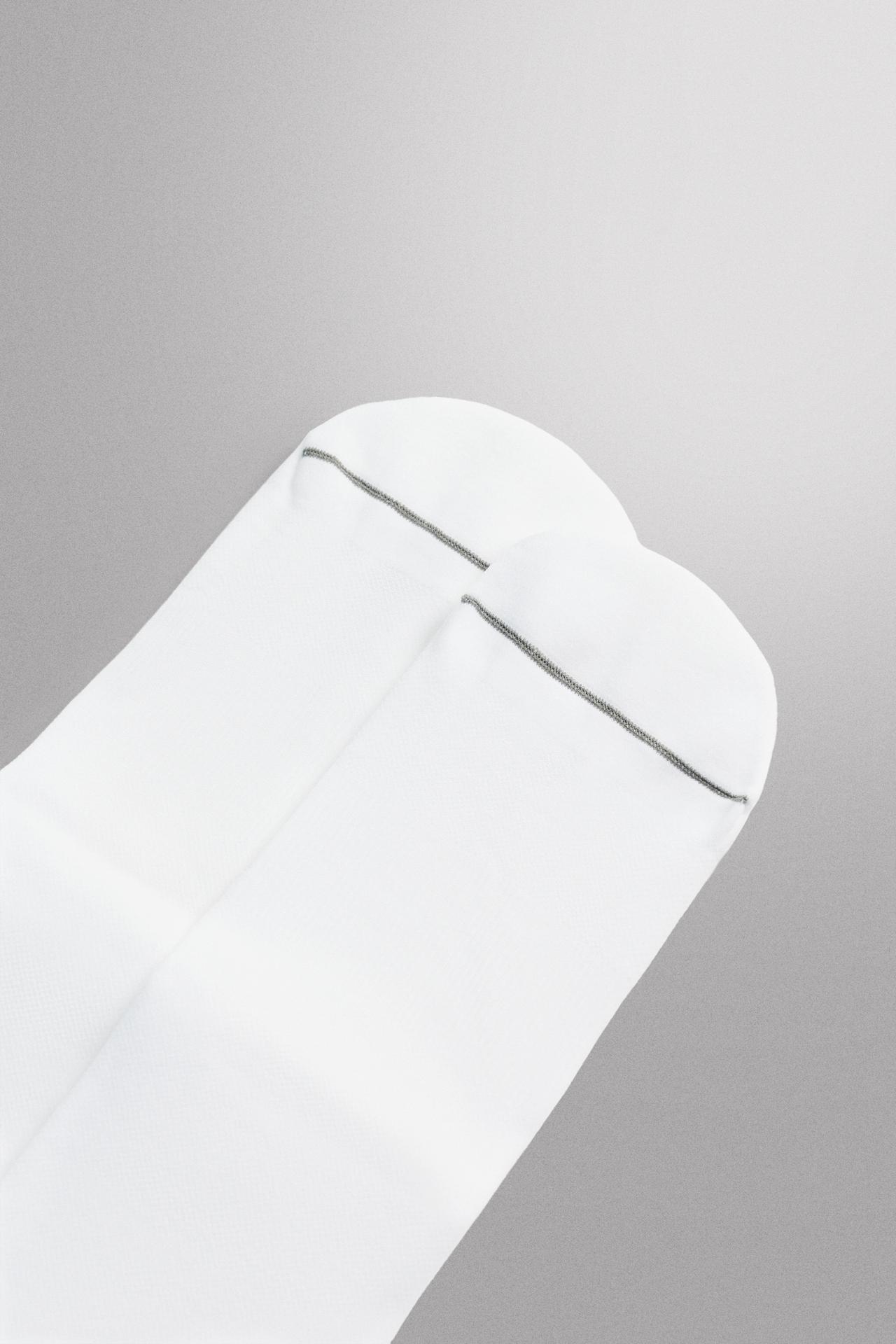 2-PACK TECHNICAL TRAINING SOCKS — White